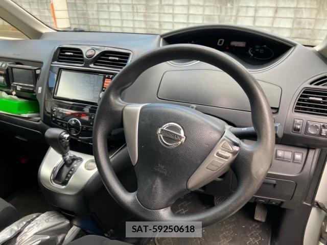 Nissan SERENA 2013-04 8246623-18