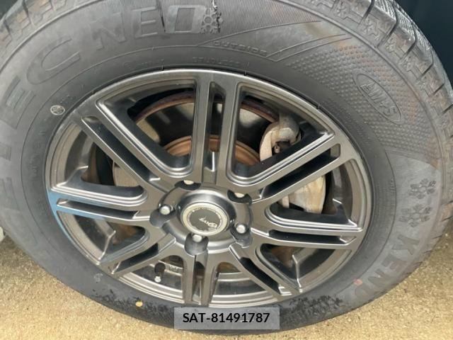 Nissan SERENA 2011-10 8246624-9