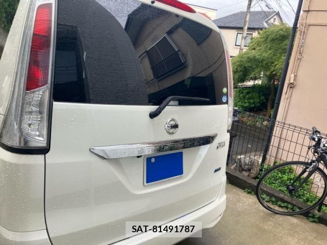 Nissan SERENA 2011-10 8246624-3