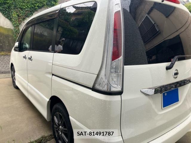 Nissan SERENA 2011-10 8246624-4
