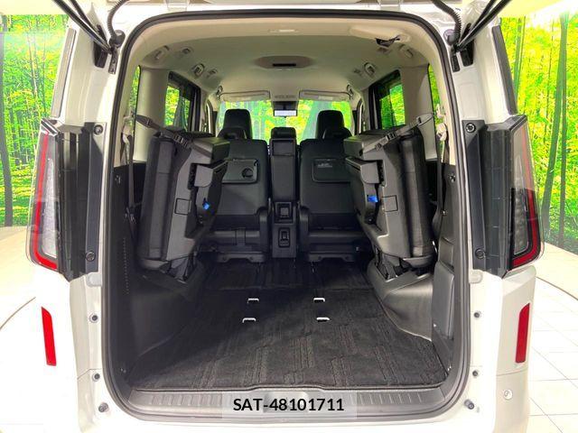 Nissan SERENA 2023-04 8246601-10