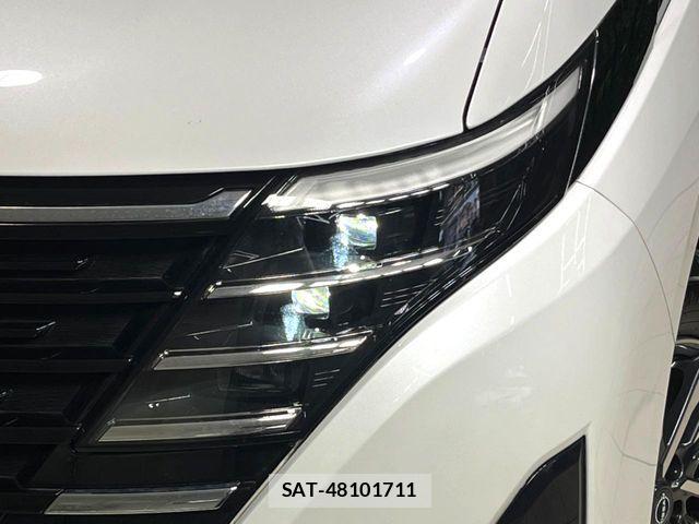 Nissan SERENA 2023-04 8246601-11
