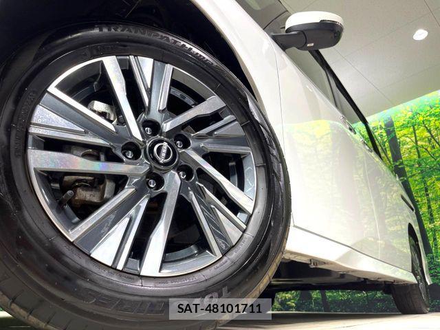 Nissan SERENA 2023-04 8246601-12