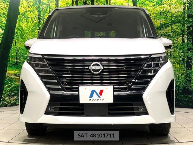 Nissan SERENA 2023-04 8246601-13