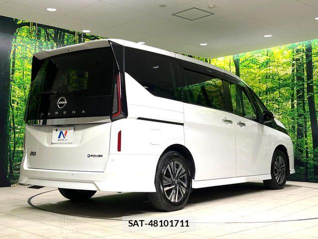 Nissan SERENA 2023-04 8246601-16
