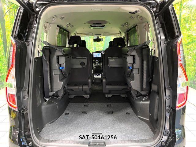 Nissan SERENA 2022-11 8246604-10