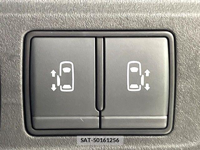 Nissan SERENA 2022-11 8246604-5