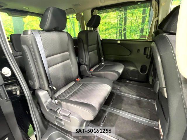 Nissan SERENA 2022-11 8246604-8