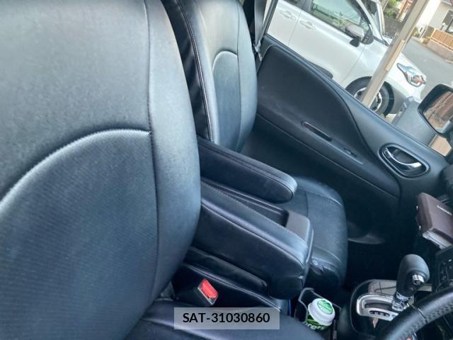 Nissan SERENA 2011-02 8246629-11