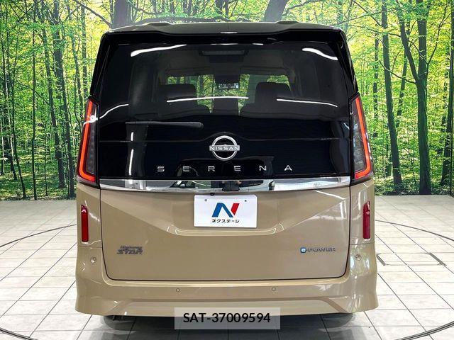 Nissan SERENA 2023-06 8246603-17