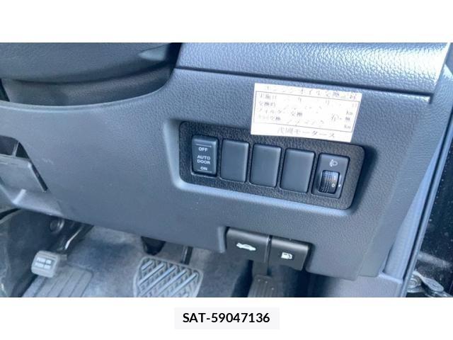 Nissan SERENA 2009-10 8246625-12
