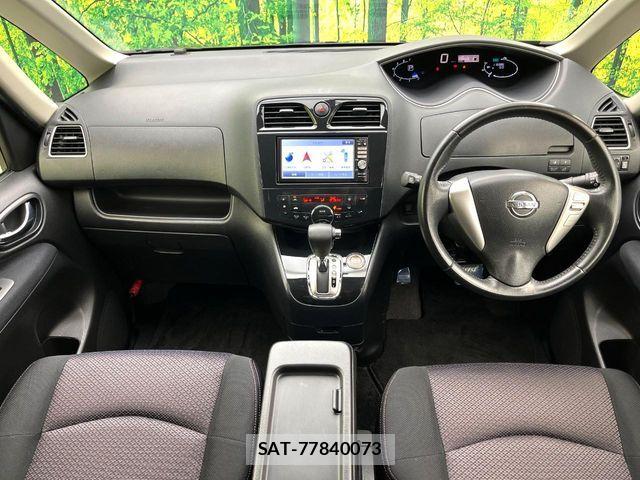 Nissan SERENA 2012-02 8246621-1