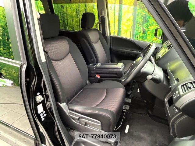 Nissan SERENA 2012-02 8246621-6