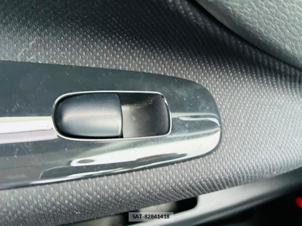 Nissan SERENA 2013-09 8226619-21