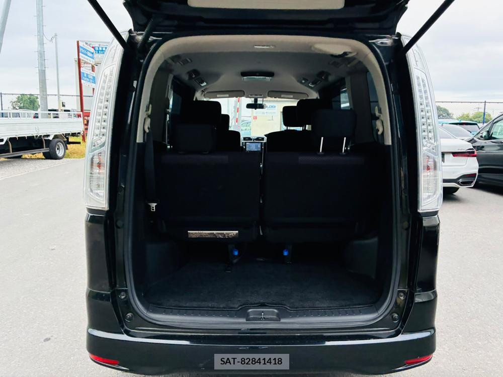 Nissan SERENA 2013-09 8226619-23