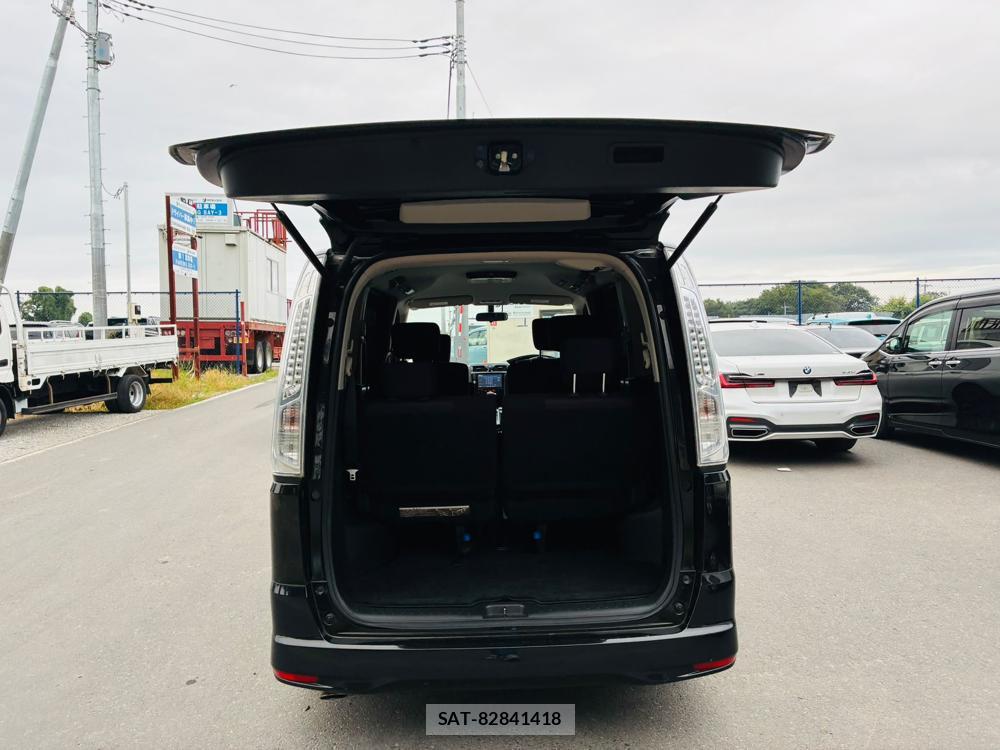 Nissan SERENA 2013-09 8226619-24