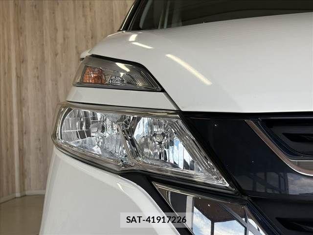 Nissan SERENA 2017-11 8316941-21
