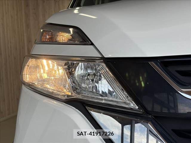 Nissan SERENA 2017-11 8316941-27