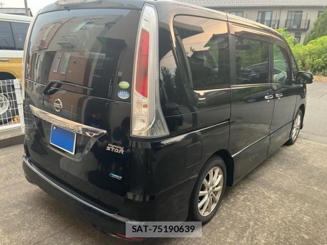 Nissan SERENA 2011-10 8316964-4