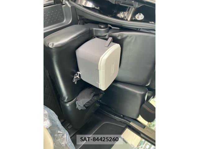 Nissan SERENA 2010-05 8316955-11