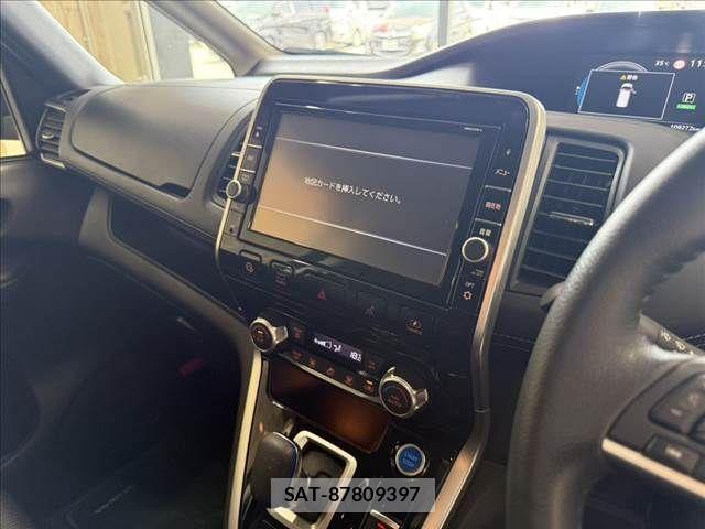 Nissan SERENA 2018-11 8316940-3