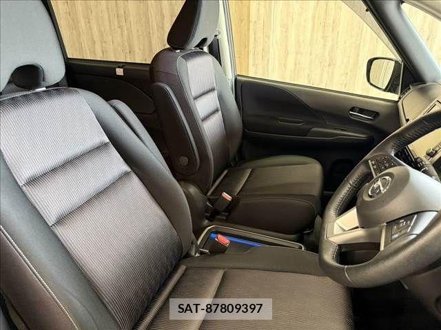 Nissan SERENA 2018-11 8316940-8