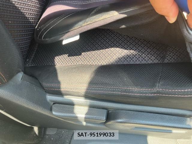 Nissan SERENA 2011-08 8316963-12