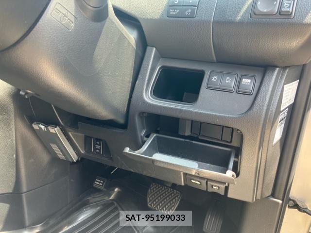 Nissan SERENA 2011-08 8316963-17