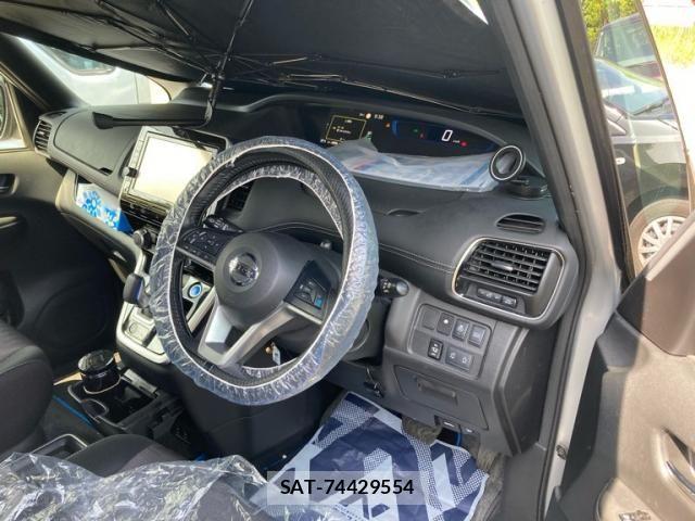 Nissan SERENA 2018-04 8316939-11
