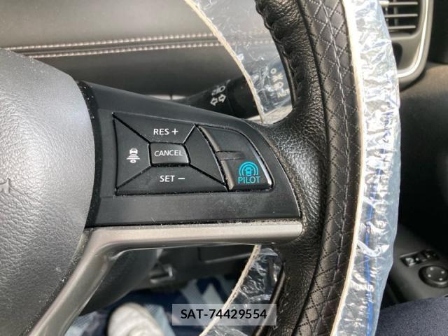 Nissan SERENA 2018-04 8316939-13