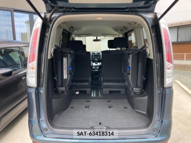 Nissan SERENA 2012-01 8316954-8