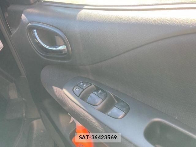 Nissan SERENA 2011-12 8316943-9