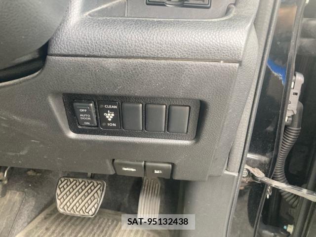 Nissan SERENA 2009-07 8316956-6