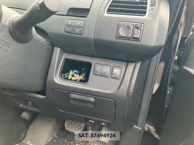 Nissan SERENA 2011-03 8316957-22