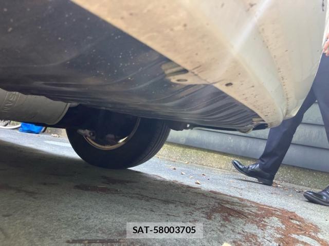 Nissan SERENA 2011-06 8316960-7