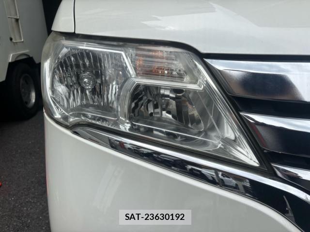 Nissan SERENA 2011-08 8316949-3