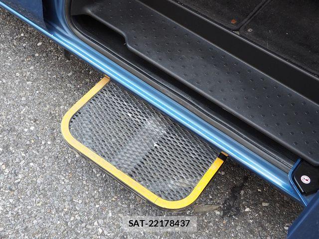 Nissan SERENA 2017-11 8337773-17