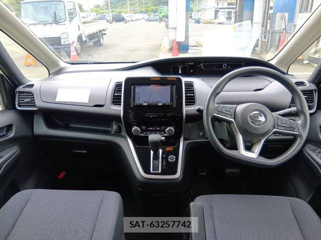 Nissan SERENA 2017-07 8337771-1