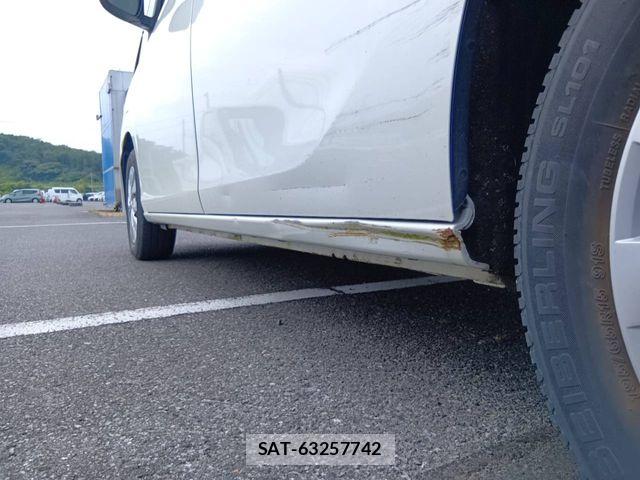 Nissan SERENA 2017-07 8337771-16