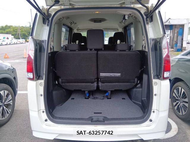 Nissan SERENA 2017-07 8337771-5