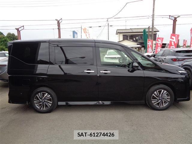 Nissan SERENA 2024-01 8334489-3