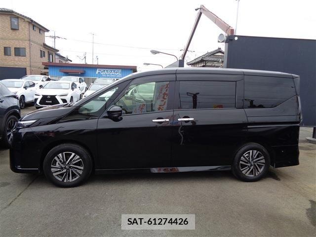 Nissan SERENA 2024-01 8334489-4