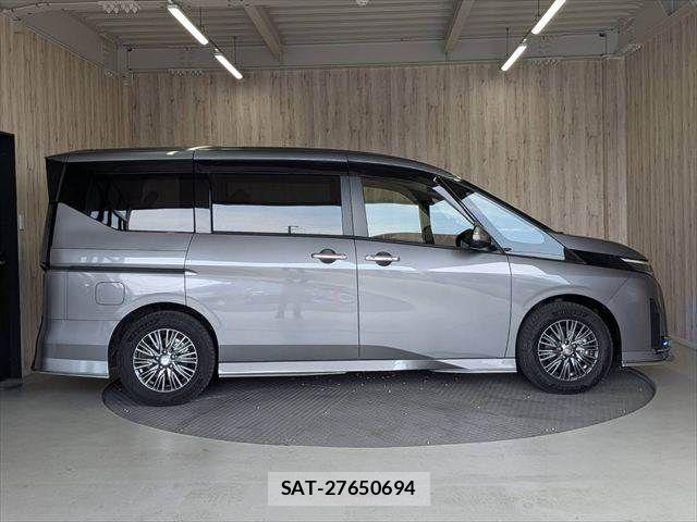 Nissan SERENA 2023-04 8334488-17