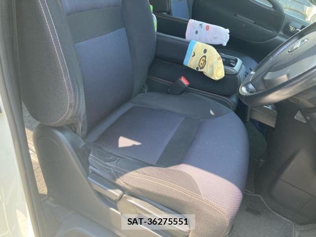 Nissan SERENA 2010-02 8337775-12