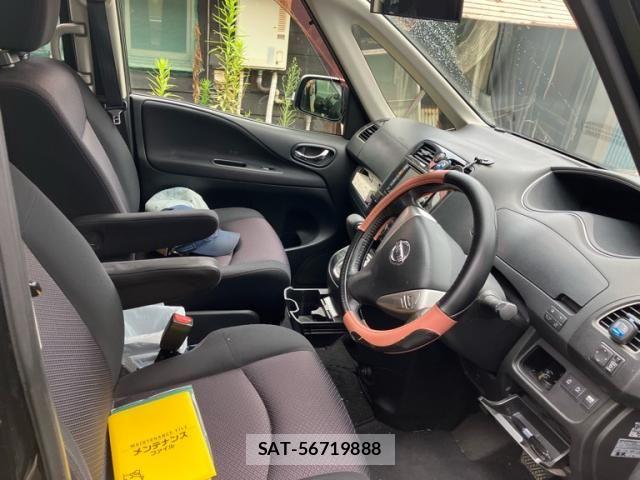 Nissan SERENA 2012-02 8337778-10