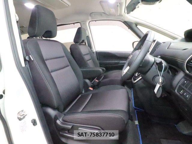 Nissan SERENA 2019-05 8334511-3