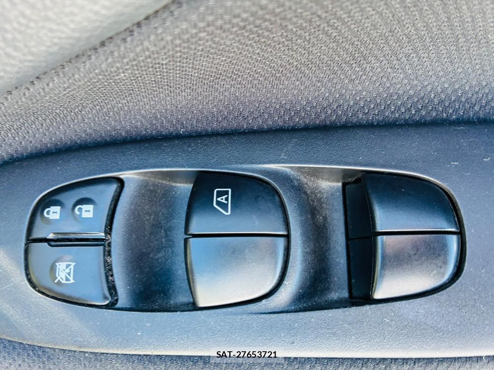 Nissan SERENA 2013-07 8199212-20