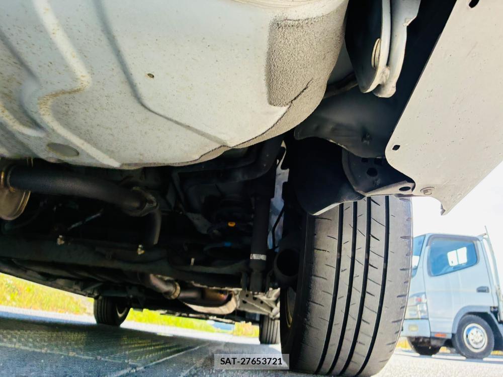 Nissan SERENA 2013-07 8199212-35