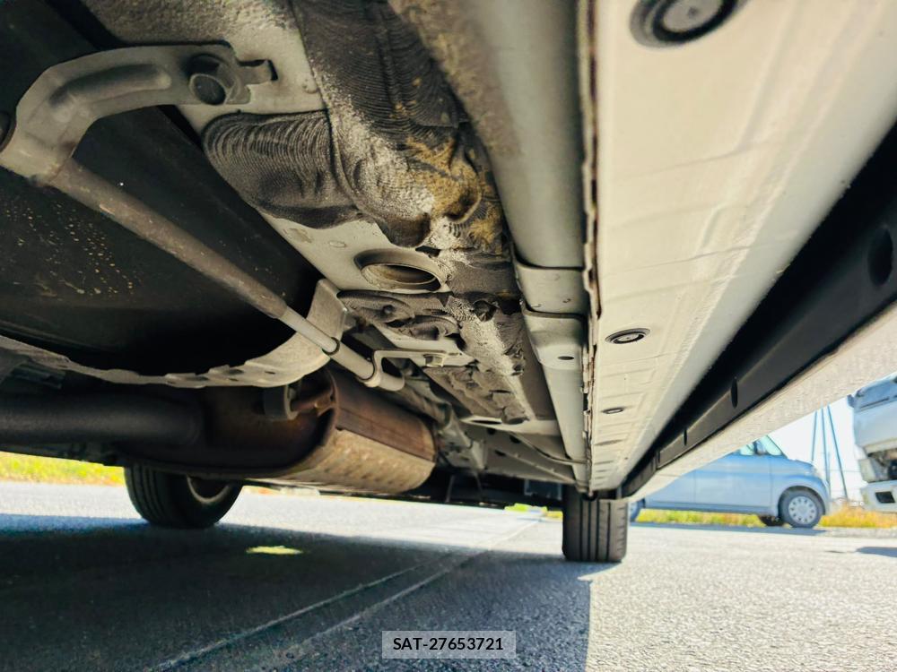 Nissan SERENA 2013-07 8199212-36