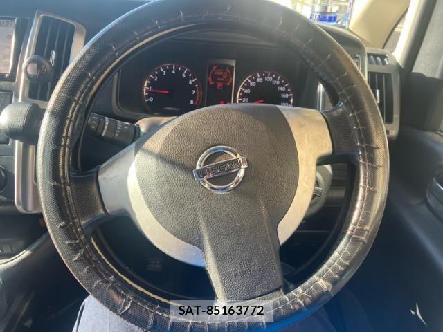 Nissan SERENA 2009-09 8355560-10